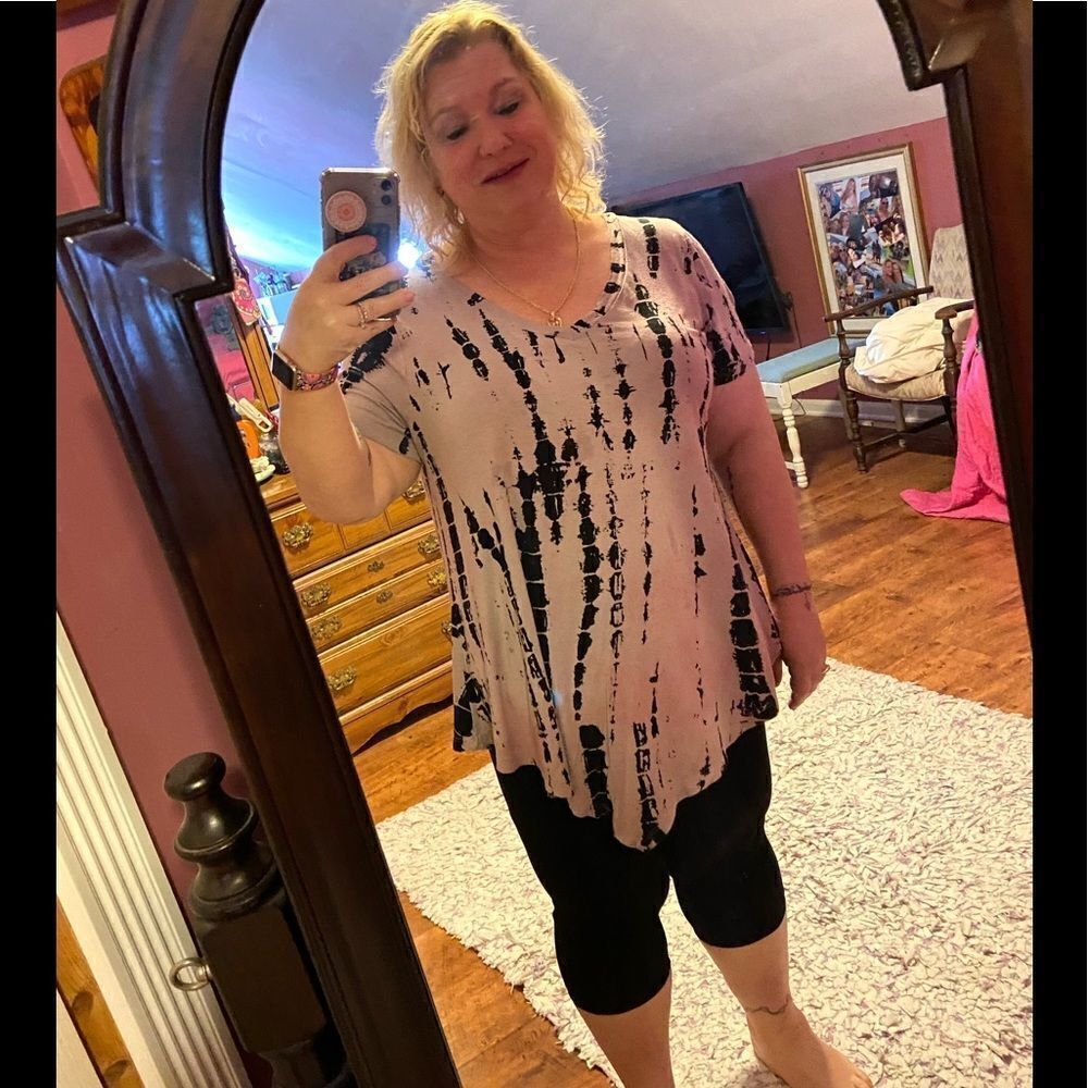 Front of Closet Pink & Black Tie-dyed look Top XXL